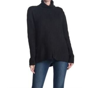 Sweet Romeo Abstract Rib Hi-Low Turtleneck Tunic Sweater in Black Medium $58‎